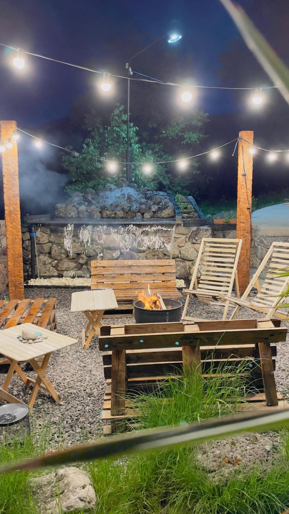 Hotel Hobbiton Near Vardzia Caves T'mogvi エクステリア 写真