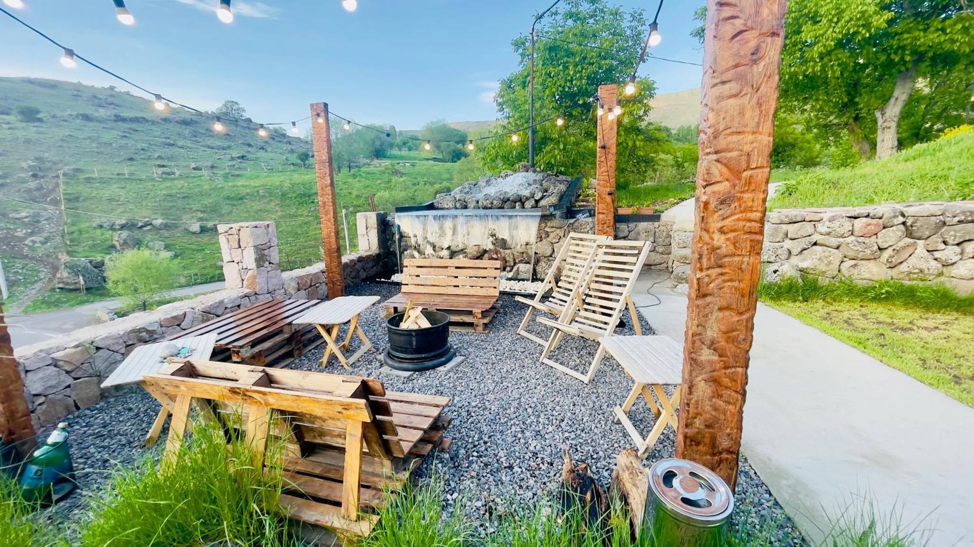 Hotel Hobbiton Near Vardzia Caves T'mogvi エクステリア 写真