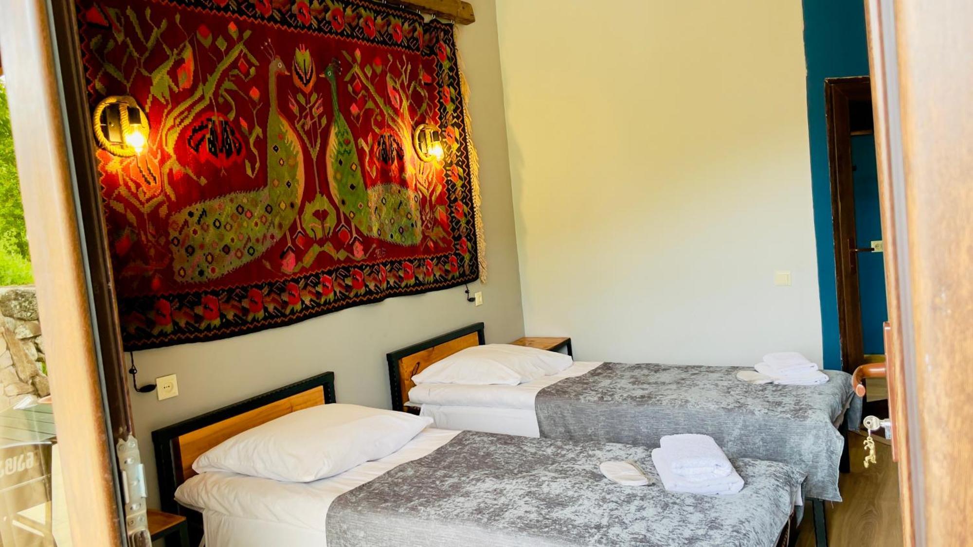 Hotel Hobbiton Near Vardzia Caves T'mogvi エクステリア 写真