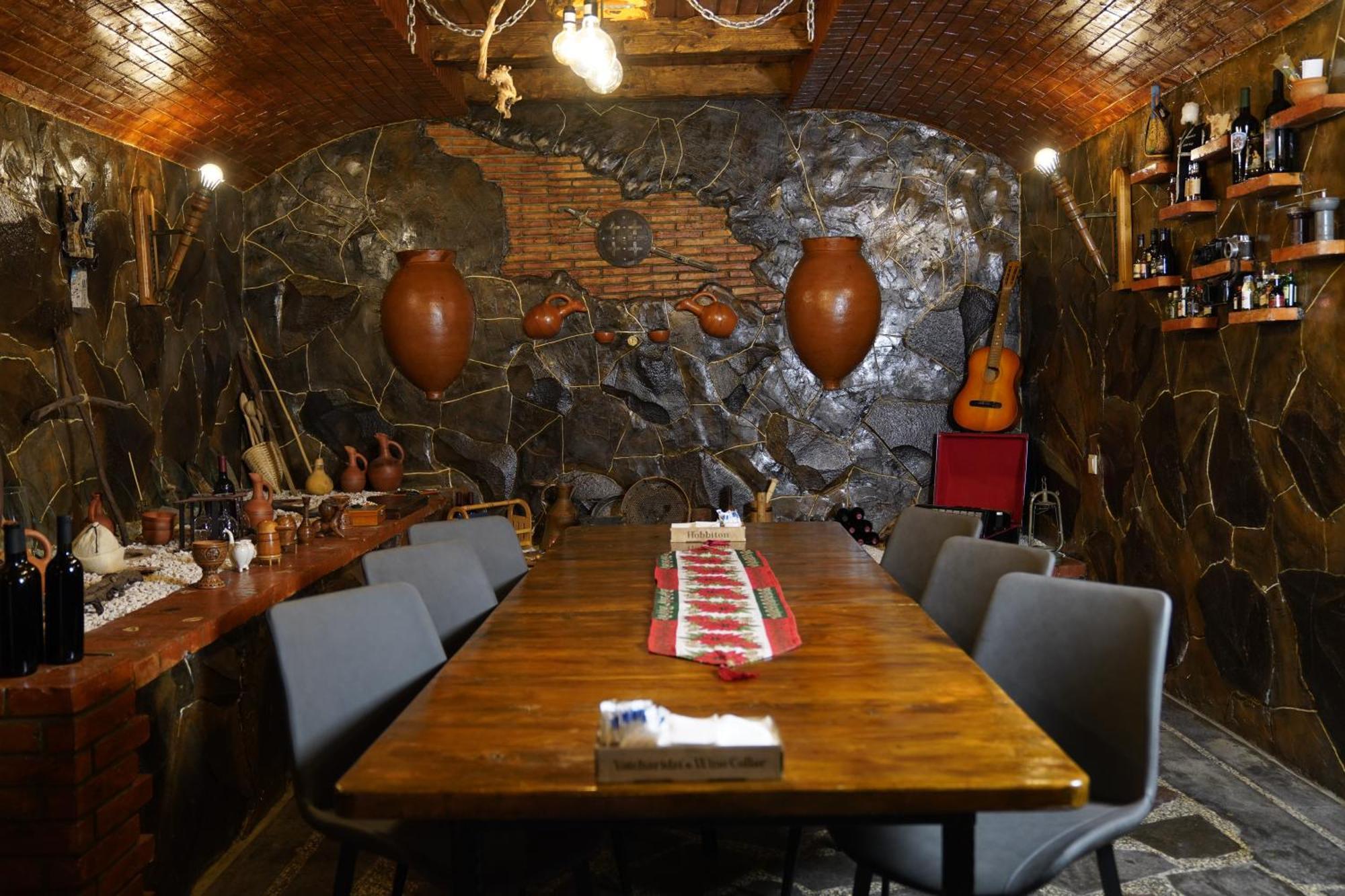 Hotel Hobbiton Near Vardzia Caves T'mogvi エクステリア 写真