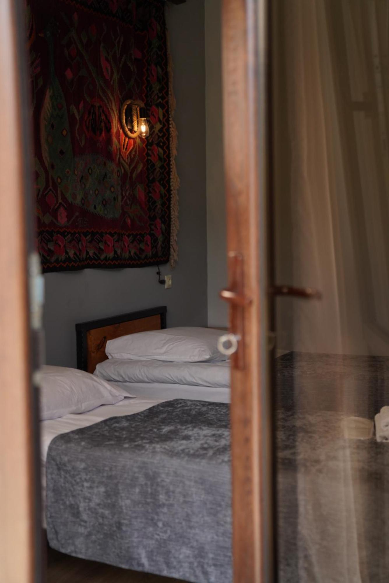 Hotel Hobbiton Near Vardzia Caves T'mogvi エクステリア 写真
