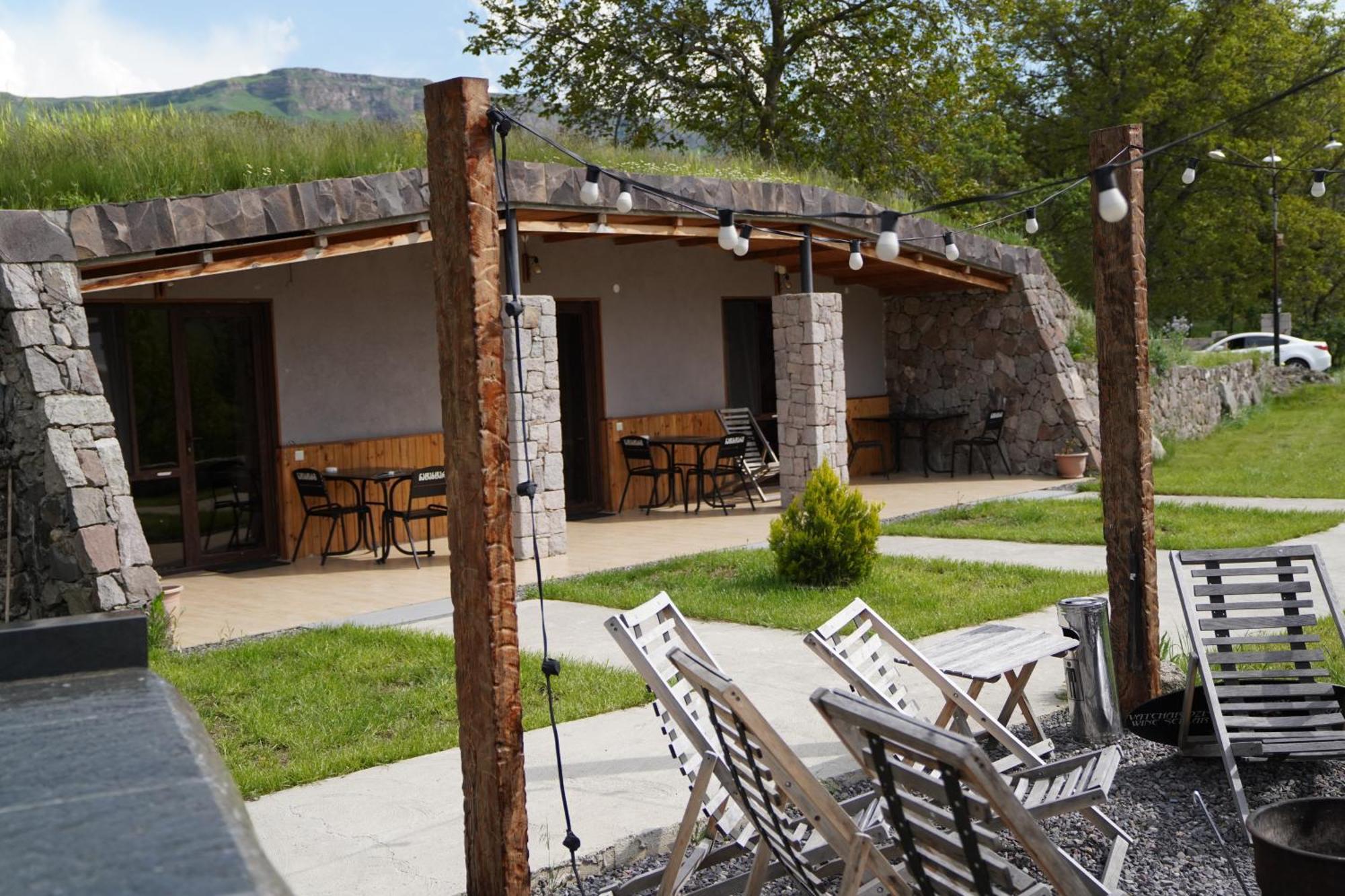 Hotel Hobbiton Near Vardzia Caves T'mogvi エクステリア 写真